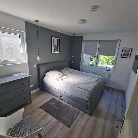 شقة Schoene 2 City, Netflix &prime كريفيلد