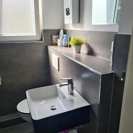 شقة Schoene 2 City, Netflix &prime كريفيلد