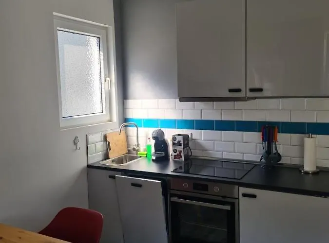 Апартаменты Schoene 2 City, Netflix &prime Крефельд