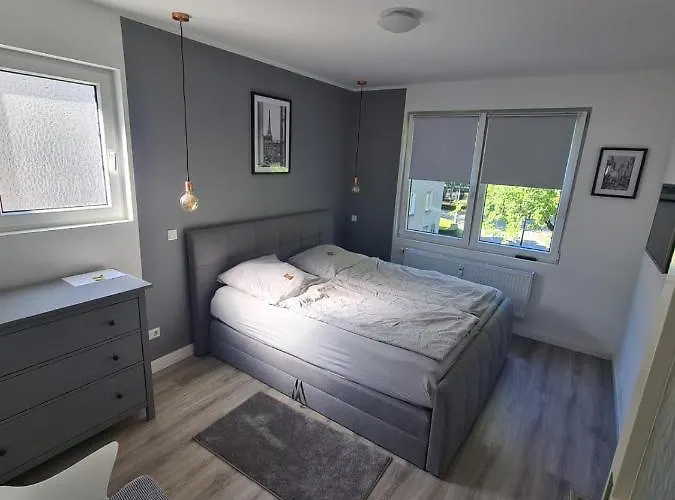 Апартаменты Schoene 2 City, Netflix &prime Крефельд