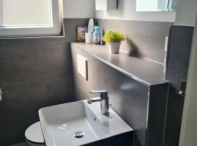 Апартаменты Schoene 2 City, Netflix &prime Крефельд