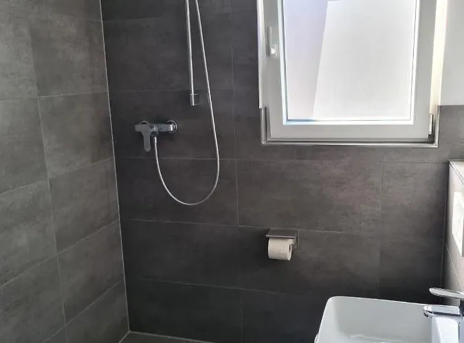 Schoene 2 City, Netflix &prime * Крефельд