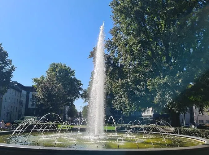 Апартаменты Schoene 2 City, Netflix &prime Крефельд